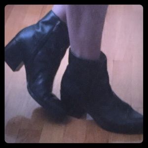 Sam Edelman black leather booties